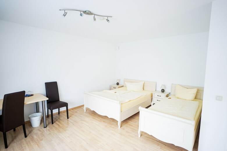 Bed & Breakfast Hotel Sauer Garni