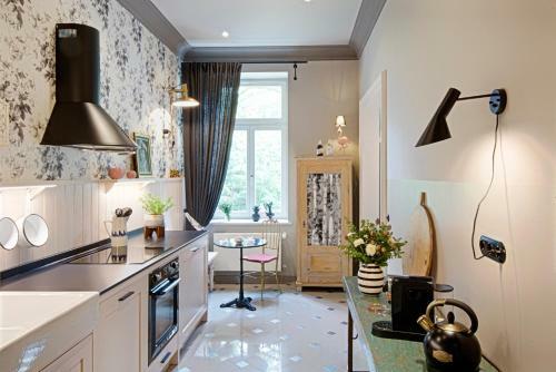 Cora Apartments