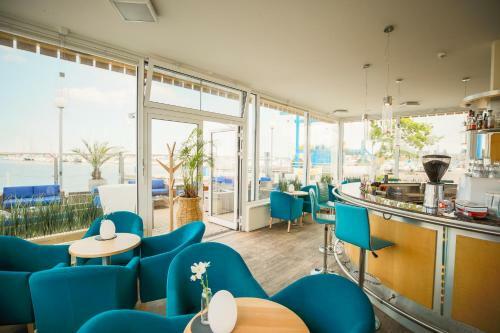 Hotel Schwimmende H�user Im Baltic Sea Resort