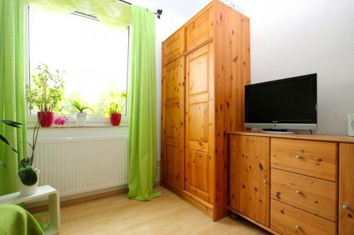 2 Private Single Rooms (5099)