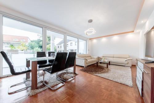 Top Bungalow (6579)
