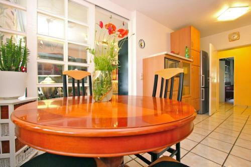 Hostal 4611 2 Private Single Rooms Laatzen