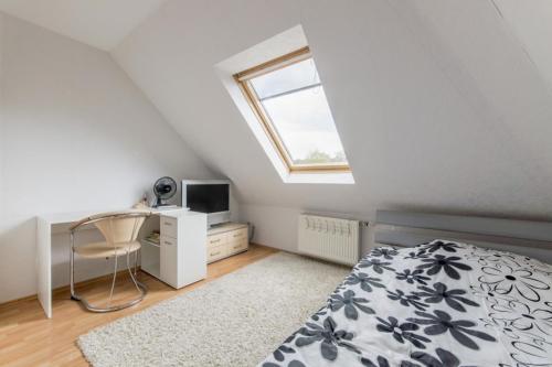 3 Private Rooms, 4 Persons (6337)