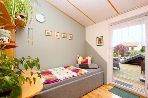 3 Private Single Rooms (6147)