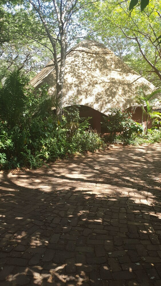 Bed & Breakfast Mosi-ua-tunya Lodge