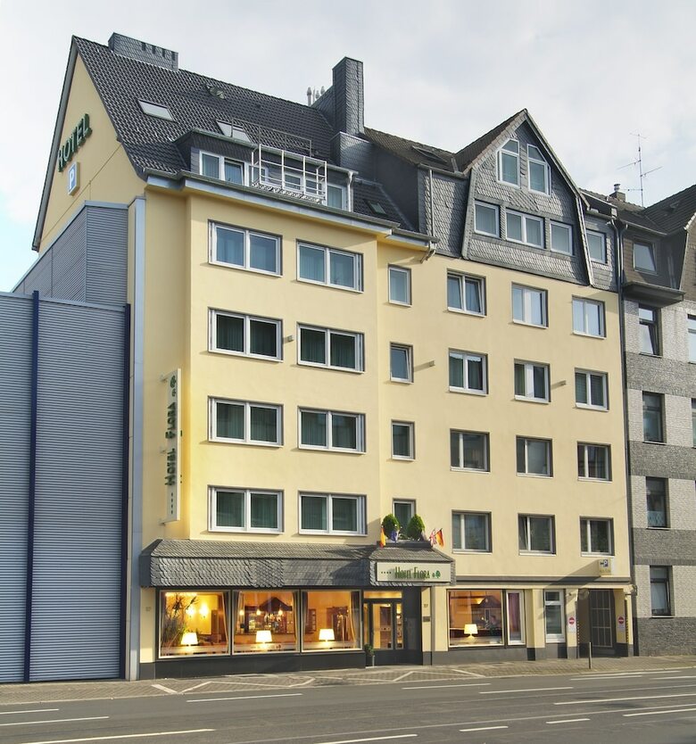 Hotel Flora Dus