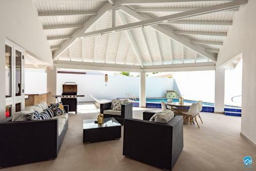 Villa Palm Beach Gem - Right By Hotel Strip, Malls And Beaches!