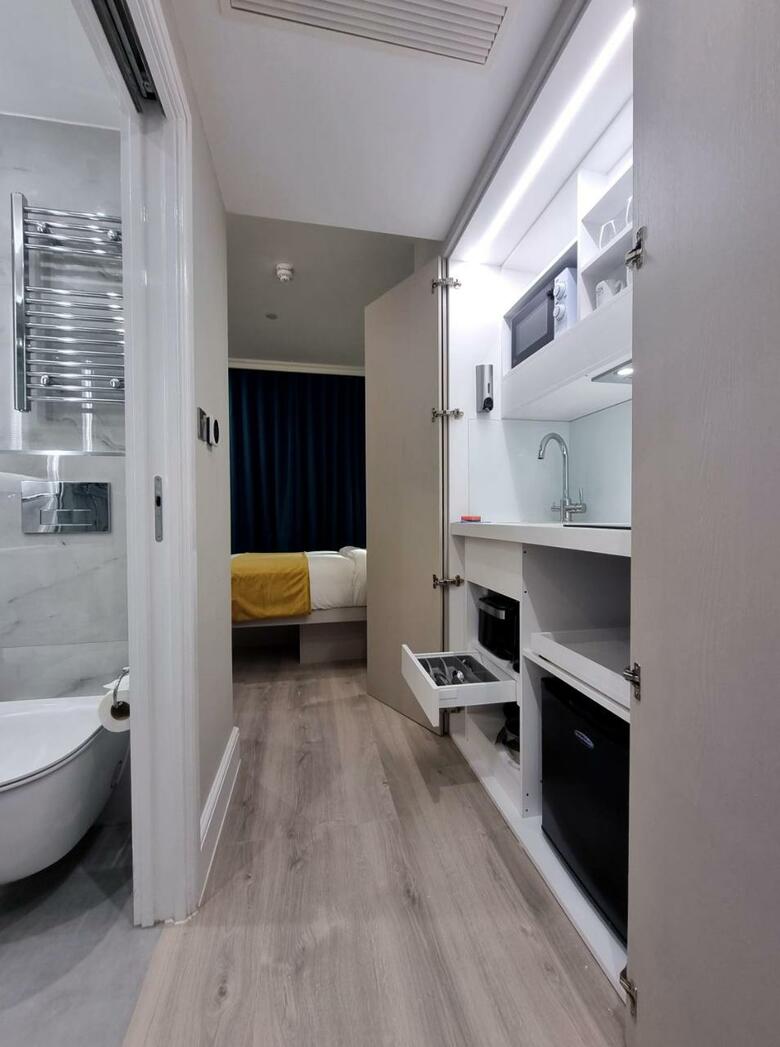 Hotel 43