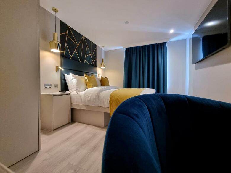 Hotel 43