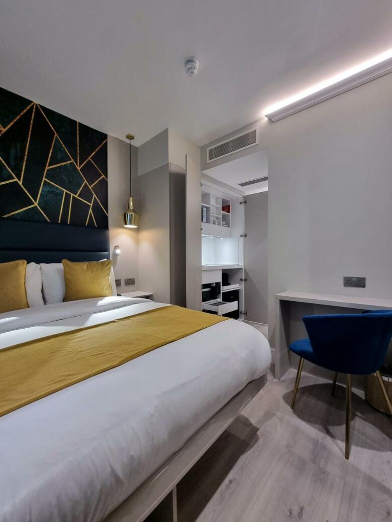 Hotel 43