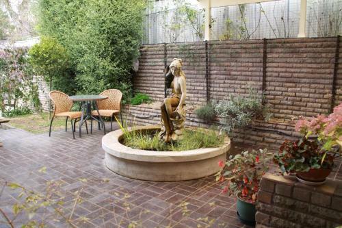 Bathurst Heights Bed & Breakfast