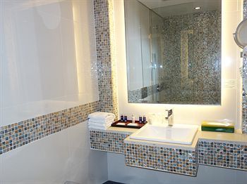 Hotel Makarim Annakheel Village