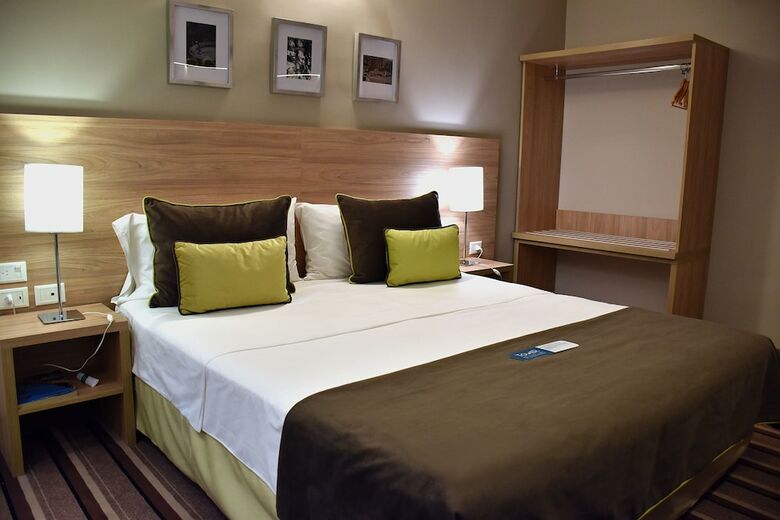 Hotel Tower Inn And Suites