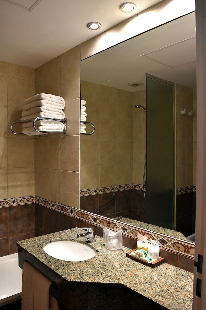 Hotel Tower Inn And Suites