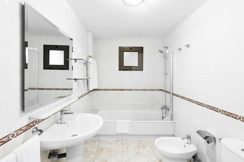 Apartamentos Elba Luca Sport & Suite Hotel