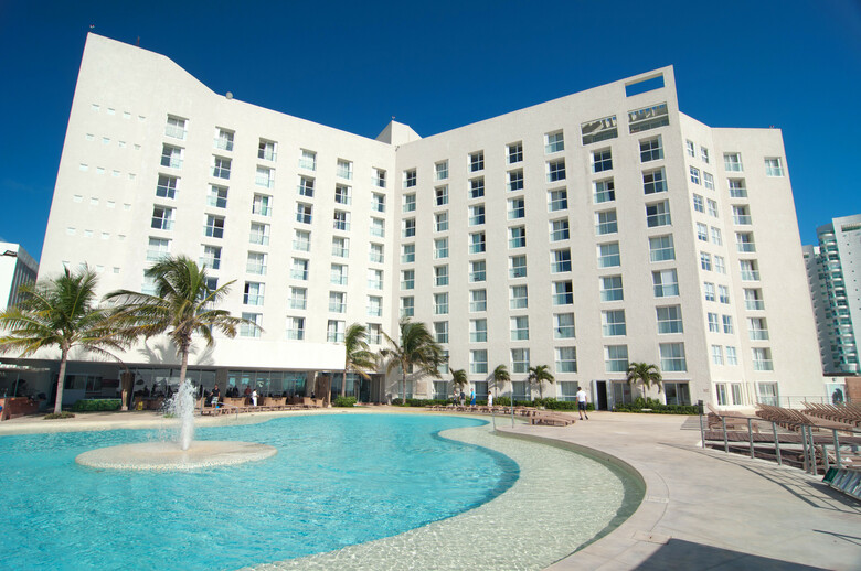 Hotel Royal Sunset Beach Resort