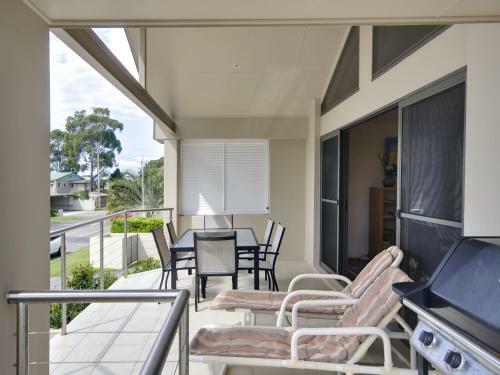 Sandy Point Road, 21a
