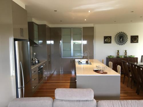 Grand Escape Mckenzie - Boutique Rentals