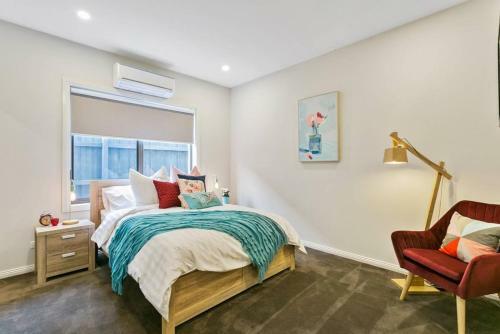 Dromana Beach House For Two Families.