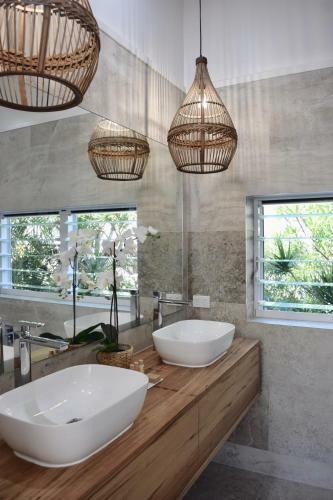 Oceanfront Contemporary Beach Shack On Marine Parade