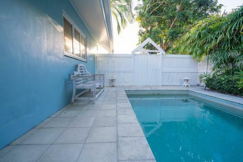 Frangipani Beach House - Newell Beach