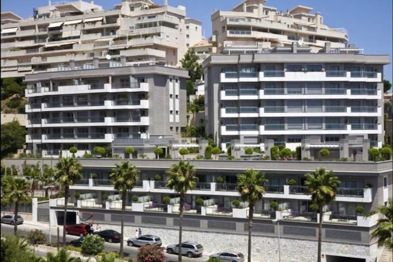 Nexus Benalmadena Suites & Apartments