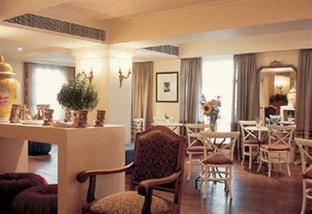 Hotel Baby Grand