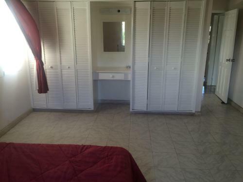 Spacious White House Villa 1 To Sandy Beaches