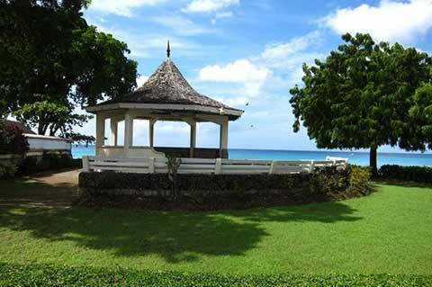 Mah-mahi, Beach Townhouse