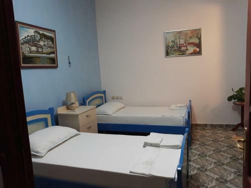 Hostal Ilia's Guest House