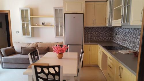 Hostal Dhimitri's Guest House