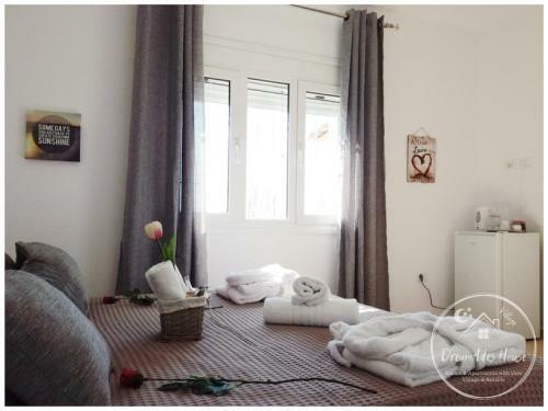 Hostal Dreamades House - Village