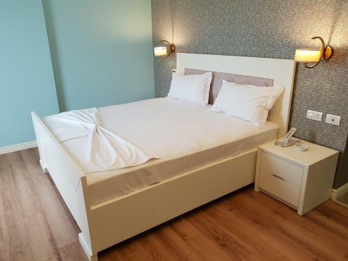 Crystal Hotel Durres