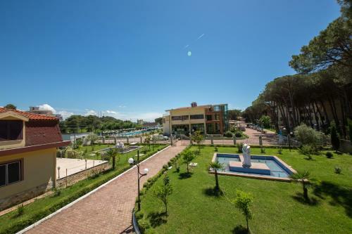Hotel Kolaveri Resort
