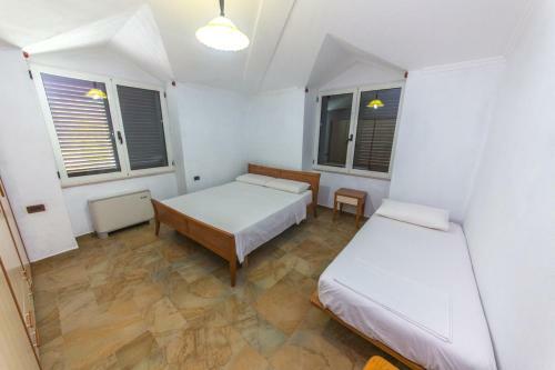 Hotel Kolaveri Resort