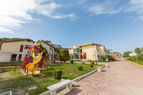 Hotel Kolaveri Resort