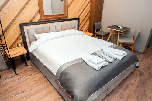 Hostal Guest House People