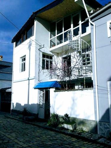Hostal Small Room For Two In Private Villa