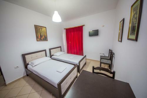 Hostal Angjeludhi Rooms