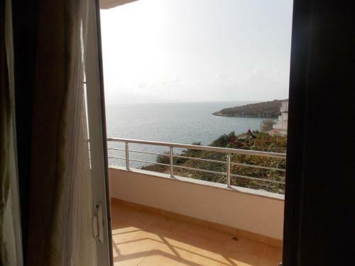 Joni Beach Apartments