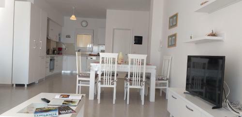 Bay View Apartment