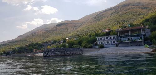 Hotel Balani Bar Restorant