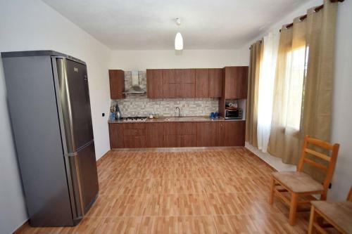 Guest House Shkoza