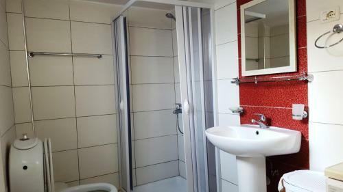 Villa With Parking In Tirana
