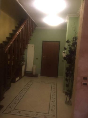 Apartamento Eni's Modern Duplex