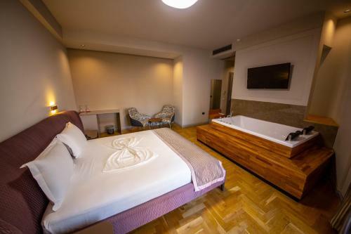 City Center Hotel
