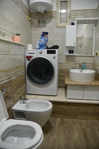 Alindro City Center Apartment