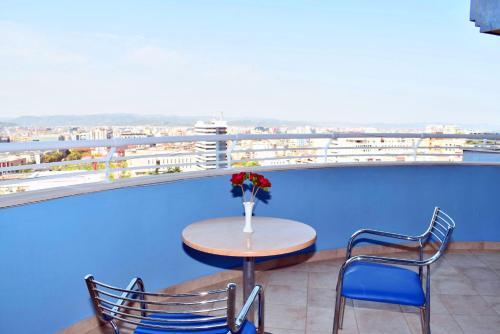 City Center Apartment - 628