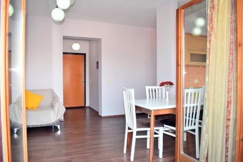 City Center Apartment - 628