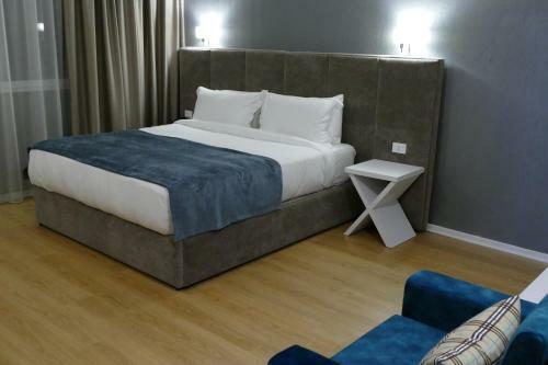 As Tirana Hotel & Symposivm Restaurant